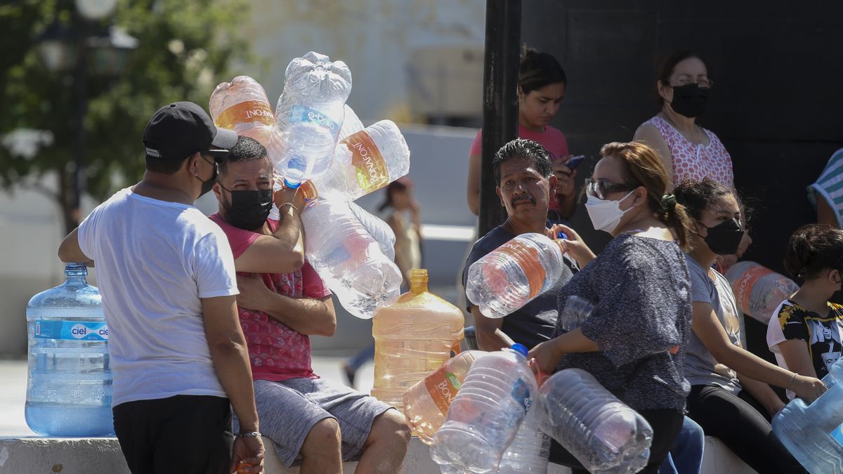 Mientras se acentúa la sequía en medio de elevadas temperaturas que han alcanzado niveles récord la desesperación aumenta.
