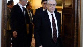 Grecia negocia para evitar quiebra