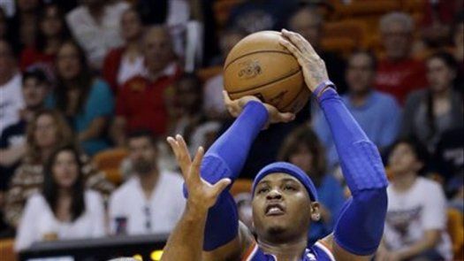 Anthony anota 50 y Knicks vencen 102-90 al Heat