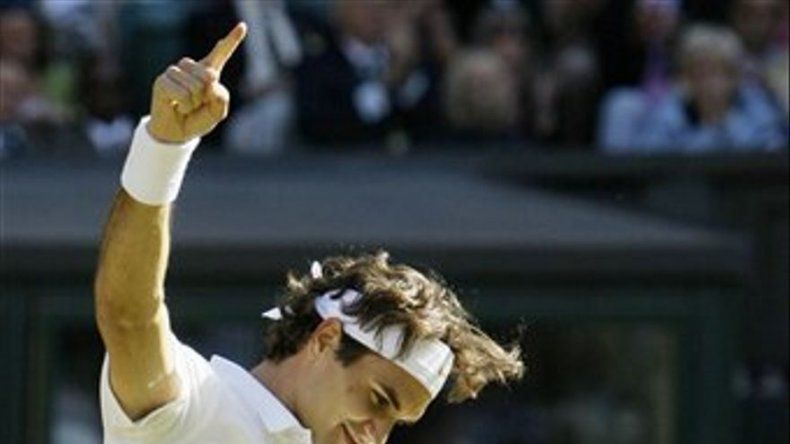 Federer y Nadal avanzan a semifinales en Wimbledon