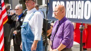 Kentucky: Funcionaria desacata orden sobre matrimonio gay