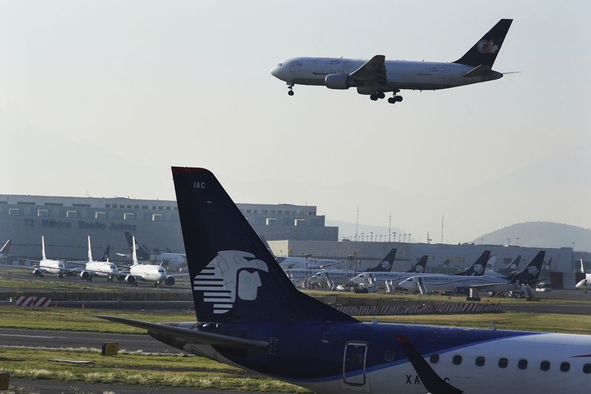 Después de que casi chocaran dos aviones en el aeropuerto de la Ciudad de México el 7 de mayo