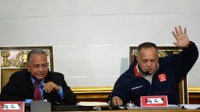 Oposición venezolana define agenda del Parlamento; Maduro descarta conciliar