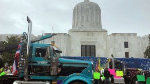 Gobierno de EEUU flexibiliza reglas para camioneros