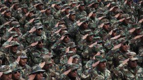 Ordenan despido masivo por paro militar en Bolivia