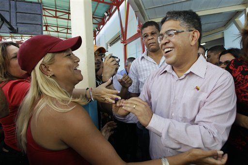 Chavismo arrasa en comicios regionales venezolanos