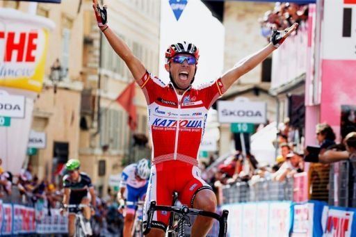 Español Purito Rodríguez gana etapa y lidera el Giro