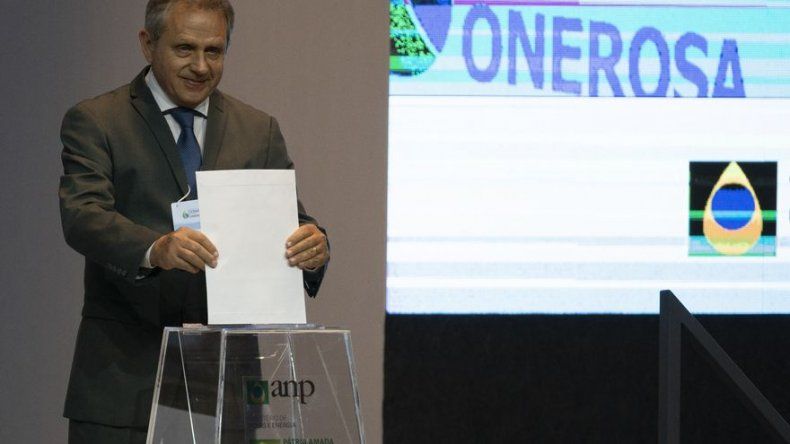 Brasil realiza subasta para explorar campos petroleros