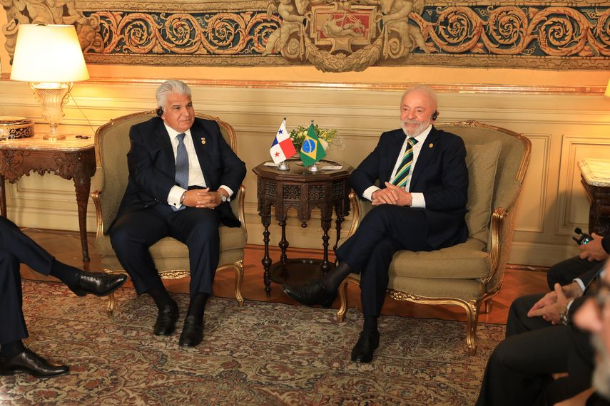 Presidente de BrasilLuiz Inácio “Lula” Da Silva junto al mandatario Mulino