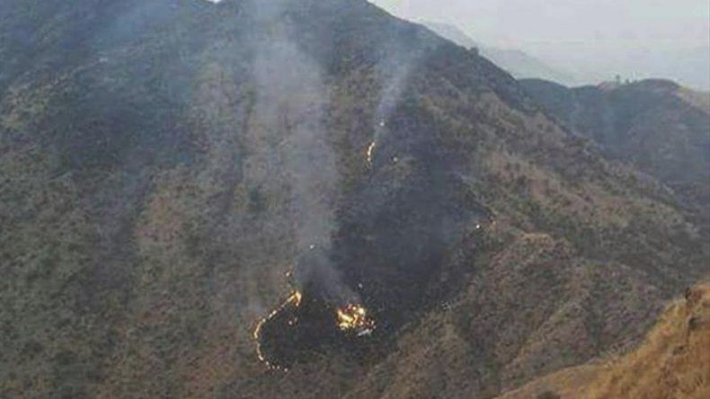 Pocas esperanzas de encontrar supervivientes en avión estrellado en Pakistán