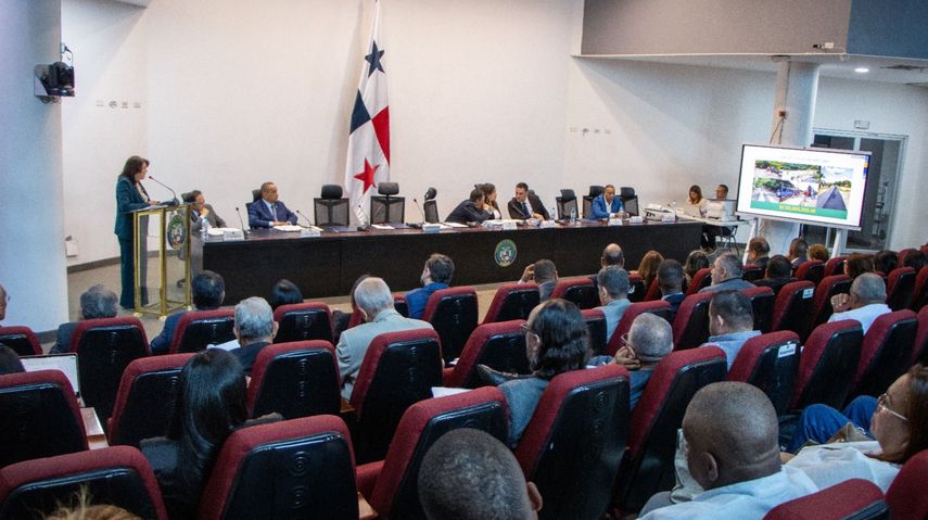 Descentralización fortaleció las capacidades administrativas y financieras de alcaldías y juntas comunales. Descentralización fortaleció las capacidades administrativas y financieras de alcaldías y juntas comunales.