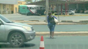 Impondrán multas hasta de 200 balboas a peatones que no usen los pasos elevados Impondrán multas hasta de 200 balboas a peatones que no usen los pasos elevados