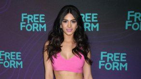 Emeraude Toubia se sintió una princesa en su primera alfombra roja con Prince Royce