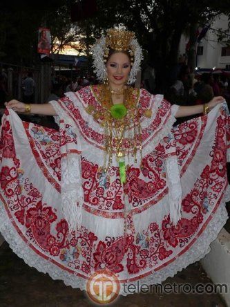 Desfile de las Mil Polleras