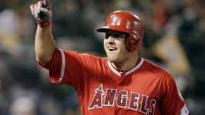 Trout y Angelinos formalizan contrato por 12 años
