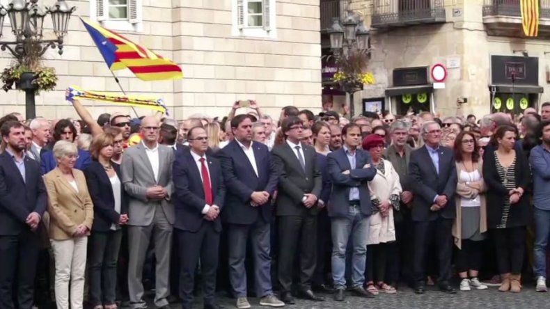 Fiscalía española acusa a secesionistas catalanes de rebelión
