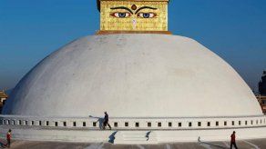 Los tres ojos de Buda vuelven a ver tras el terremoto en Nepal
