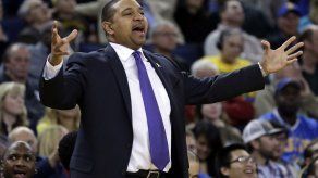 Warriors despiden al entrenador Jackson y Lakers le echan el ojo