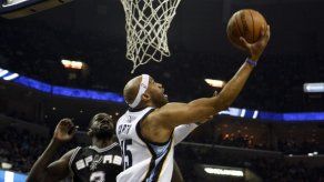 Grizzlies brillan en el 4to periodo y vencen a Spurs