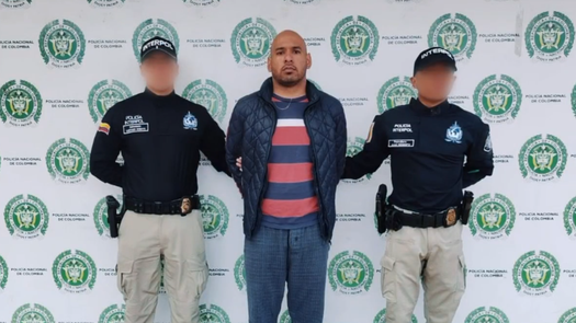 Jaime Vargas aprehenddio por la Policía de Colombia.