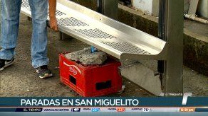 Algunas paradas en San Miguelito están sin techo y en mal estado
