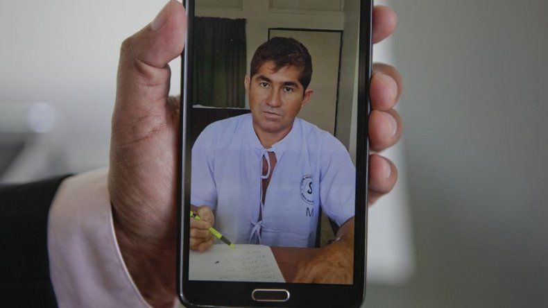 Náufrago salvadoreño pasa de la inmensidad del mar al aislamiento en hospital