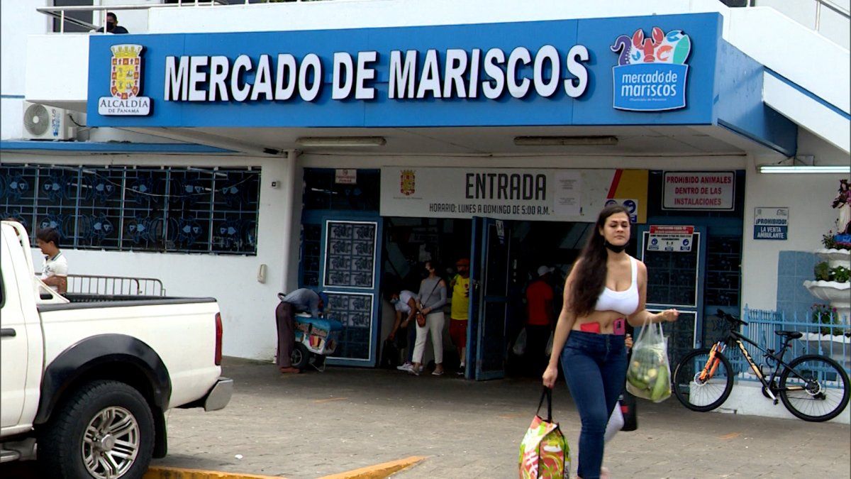 Vendedores registran pocas ventas en el Mercado del Marisco