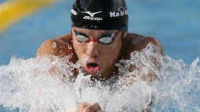 Yamaguchi fija récord mundial en los 200 pecho
