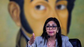 Canciller venezolana acude a la OEA previo a debate crítico