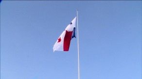 Entregan Pabellón Nacional a las Muchachas Guías de Panamá