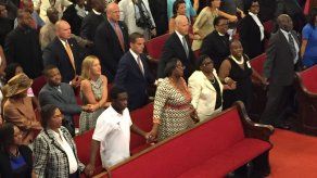 Biden asiste a iglesia de Charleston donde mataron a 9