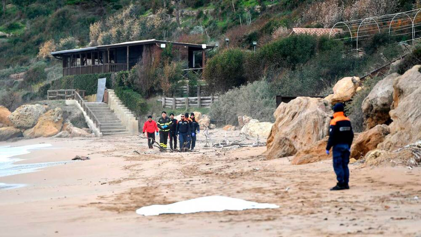 Número de migrantes muertos por naufragio en Italia aumenta.