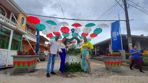 El reconocimiento se encuentra en el Parque Municipal Domingo Médica, en la entrada de la Calle de los paraguas.