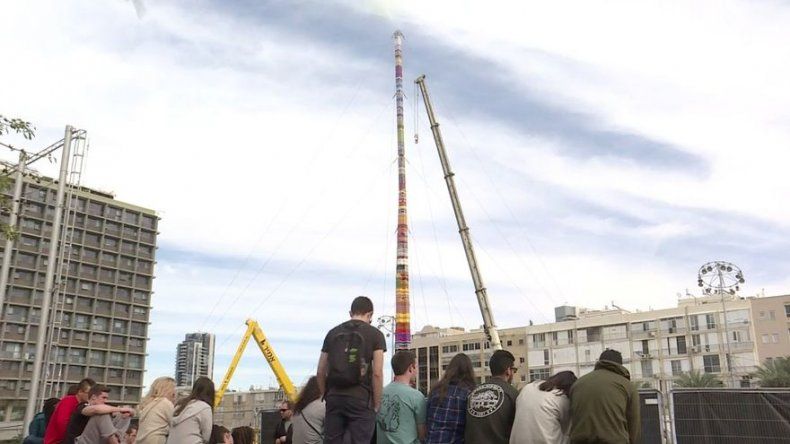 Construyen en Israel torre de 36 metros de altura con piezas de Lego