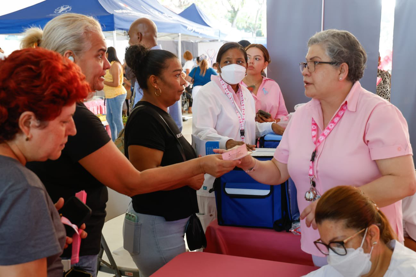 Clínicas Salud Sobre Ruedas del Despacho de la Primera Dama.