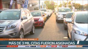 Personas siguen llegando sin cita al centro de vacunación del Rommel Fernández