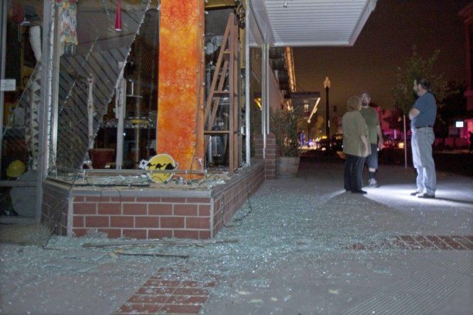 Fuerte sismo golpea California
