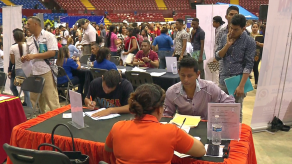 Realizan feria de empleo en la Arena Roberto Durán Realizan feria de empleo en la Arena Roberto Durán