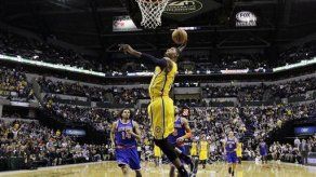 George encabeza a Pacers sobre disminuidos Knicks