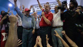 Lula dice que responderá a las ofensas con política en las calles