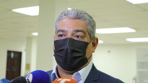 Luis Sucre, ministro de Salud.