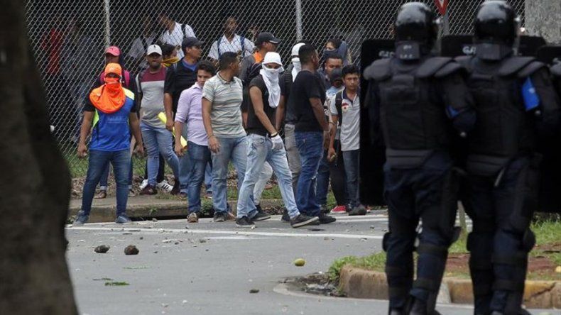 Al menos 4 estudiantes detenidos y 9 policías heridos en disturbios en la UP