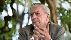 Vargas Llosa cuestiona que no exista sanción moral para piratería de libros