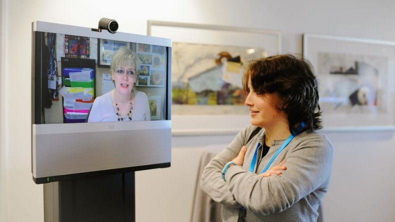 Holly, un híbrido de texana y robot, la perfecta empleada en Cisco