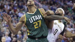 Hayward suma 23 puntos y Jazz se impone a Pelicans