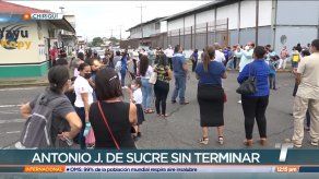 Comunidad educativa de Escuela Antonio J. de Sucre protesta en las calles de David