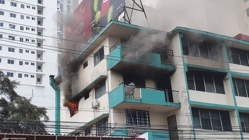 Unidades atienden incendio registrado en un apartamento de San Francisco.
