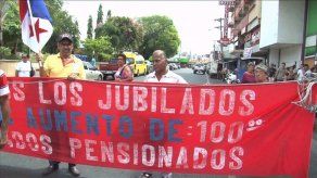 Jubilados en Chiriquí protestan para exigir un aumento