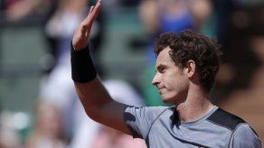 Murray remonta y va a semifinales de torneo Queens