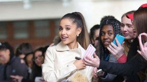 Ariana Grande no podría ser más feliz con Ricky Álvarez
